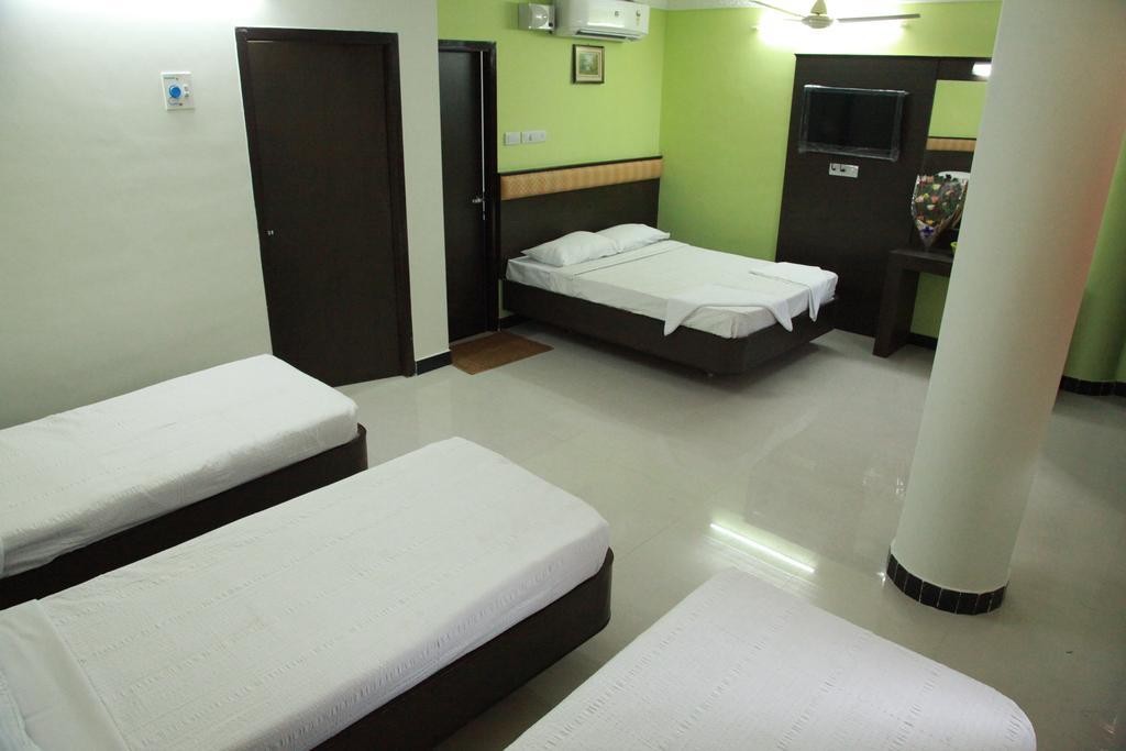Отель Jeyam Residency, Кумбаконам Номер фото