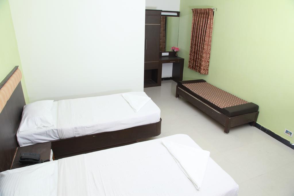 Отель Jeyam Residency, Кумбаконам Номер фото
